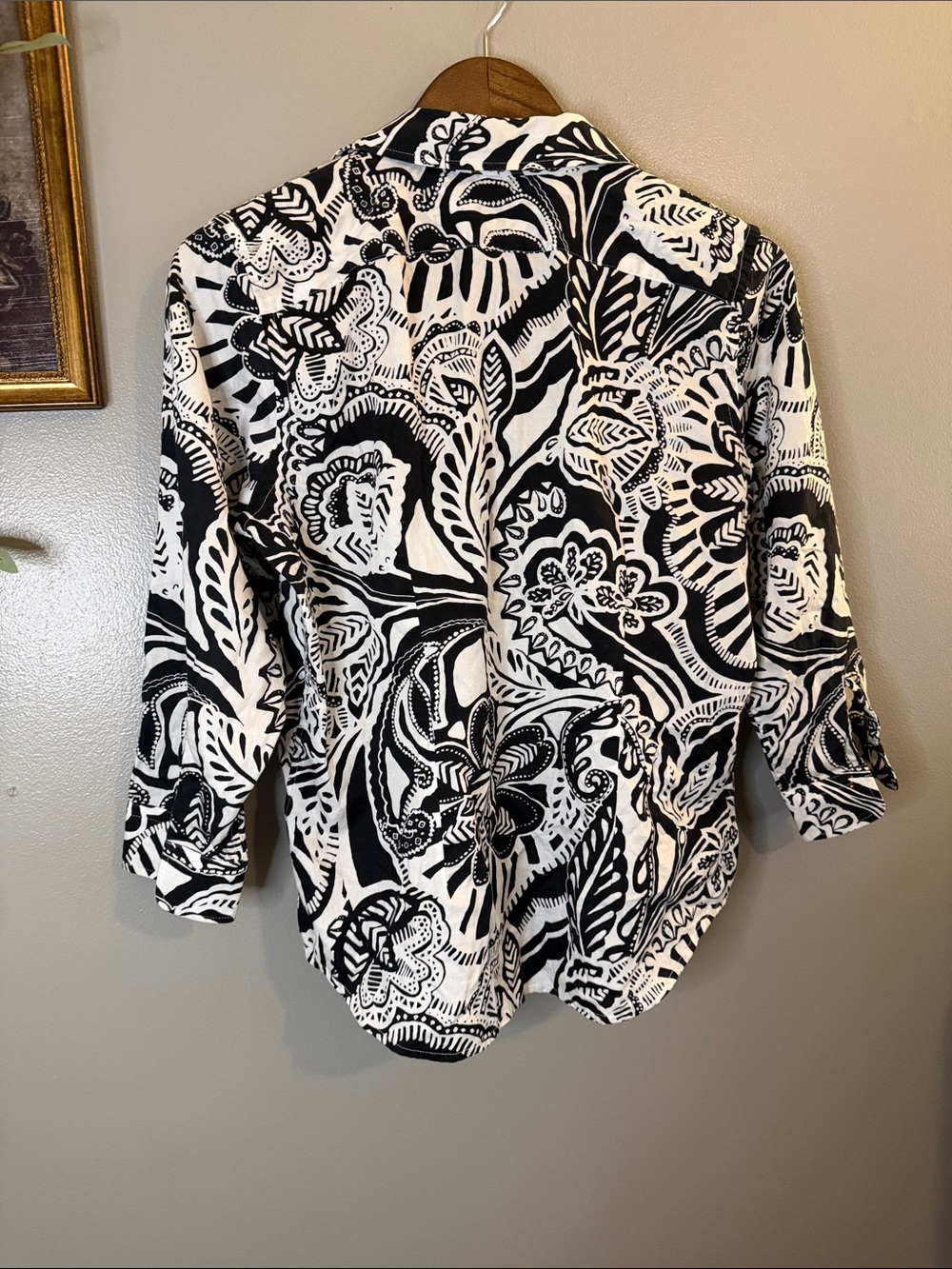 Lauren Ralph Lauren Black & White Floral Print Petite Shirt - Picture 7 of 7